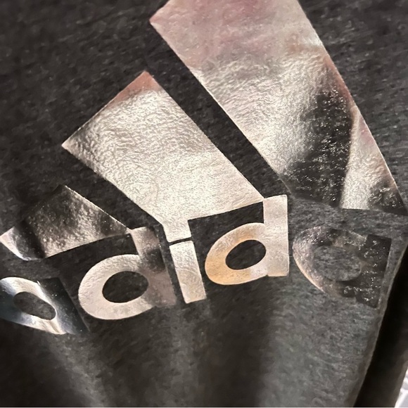 ADIDAS Women’s Dark Gray Heather Logo Shiny Foil Muscle Tank New With Tags - Picture 5 of 7